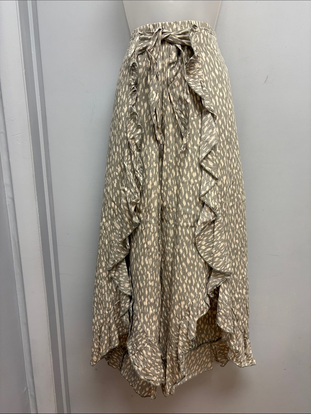 Salty Lemon Boho Side Slit Wrap Ruffle Pants Green Print Large